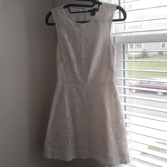 H&M Dresses & Skirts - H&M White Lace Mini Dress Size 4
